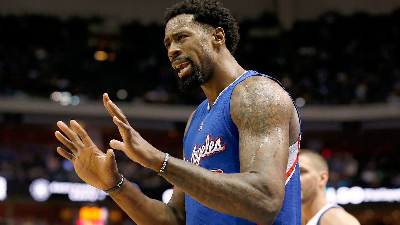 Jordan, Clippers roll 115-98 after Mavs lose Chandler, Ellis